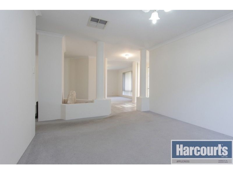 63 Centre Street, Queens Park WA 6107