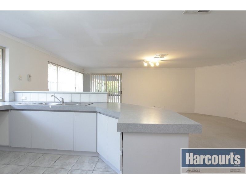 63 Centre Street, Queens Park WA 6107