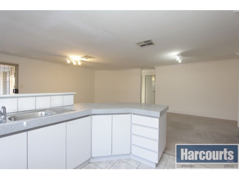 63 Centre Street, Queens Park WA 6107