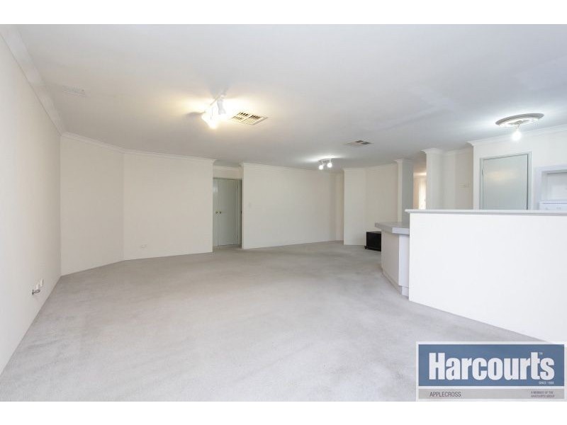 63 Centre Street, Queens Park WA 6107