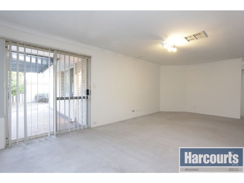 63 Centre Street, Queens Park WA 6107