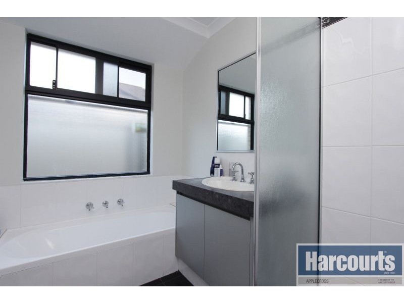 66 Sheffield Road, Wattle Grove WA 6107