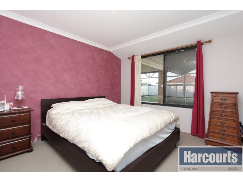 66 Sheffield Road, Wattle Grove WA 6107