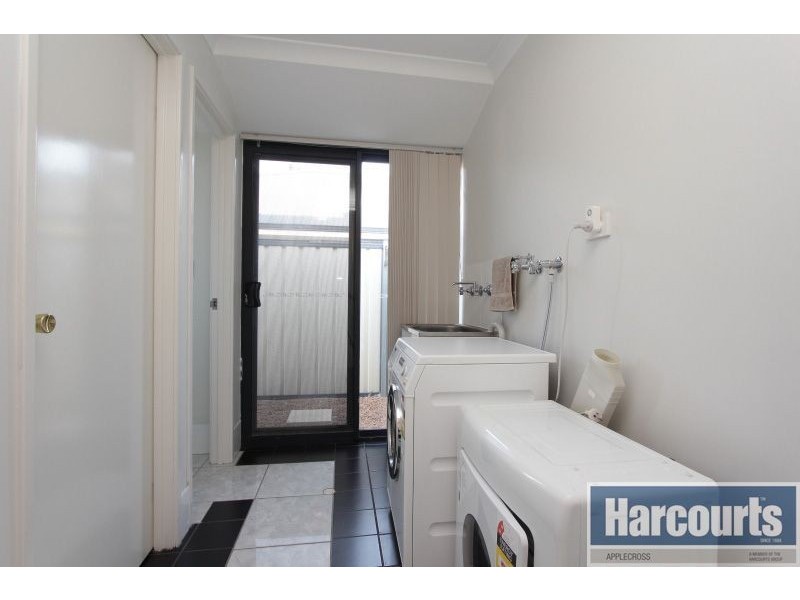 66 Sheffield Road, Wattle Grove WA 6107