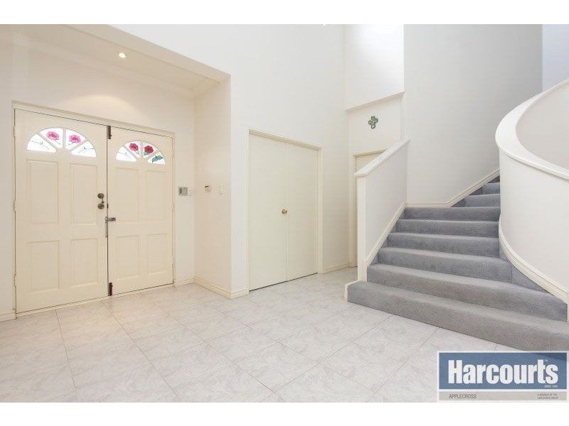 38 Houghton Way, Winthrop WA 6150