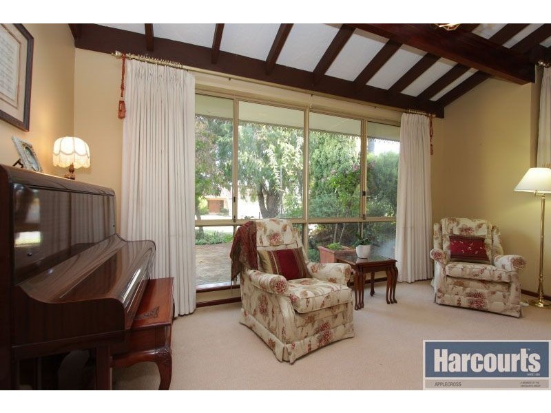 20 Gamblen Way, Winthrop WA 6150