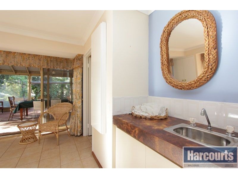 20 Gamblen Way, Winthrop WA 6150