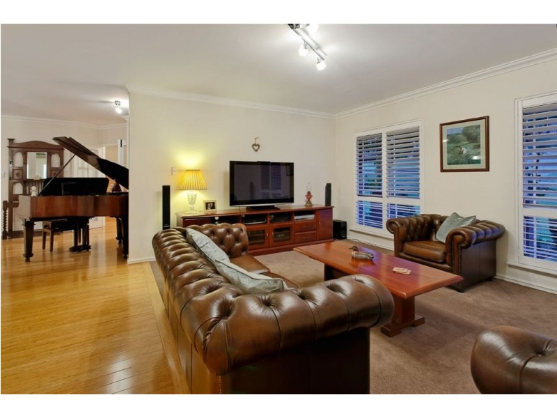 29 Whitfeld Terrace, Winthrop WA 6150