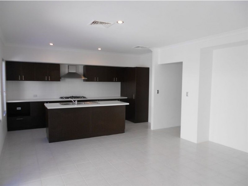 16C Lowes Street, Cloverdale WA 6105