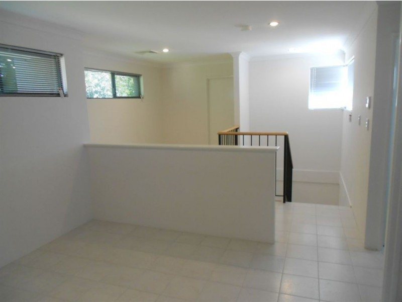 16C Lowes Street, Cloverdale WA 6105