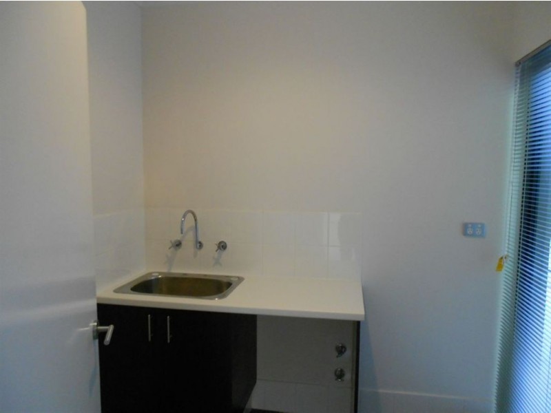 16C Lowes Street, Cloverdale WA 6105