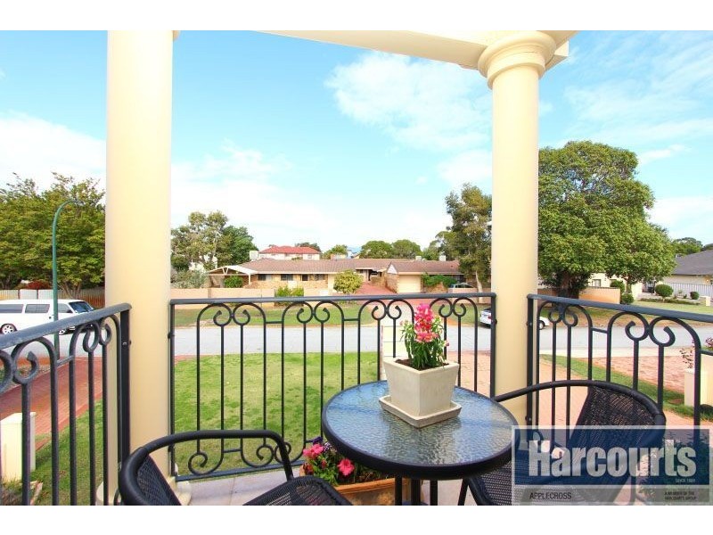 8 Hesford Avenue, Mount Pleasant WA 6153