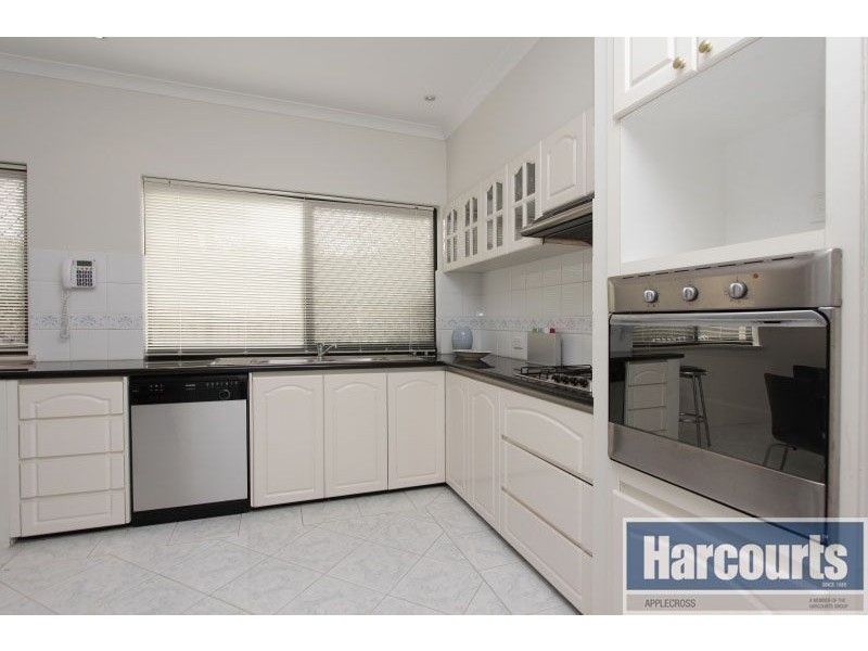 8 Hesford Avenue, Mount Pleasant WA 6153