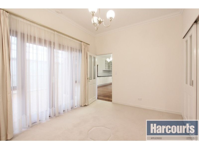 10 Atkins Road, Applecross WA 6153