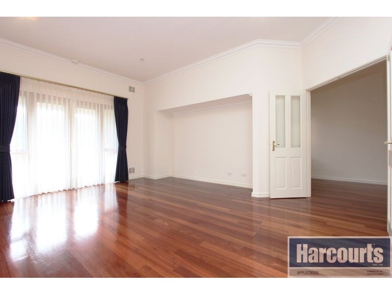 10 Atkins Road, Applecross WA 6153