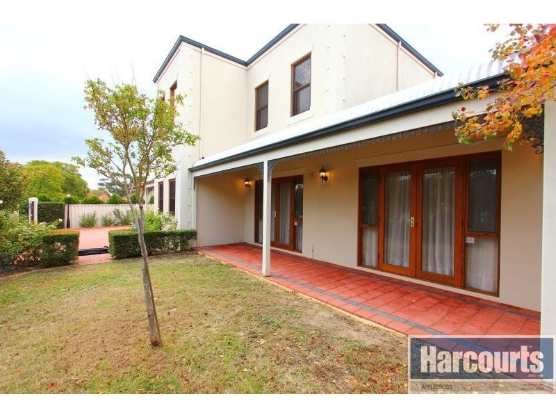 10 Atkins Road, Applecross WA 6153