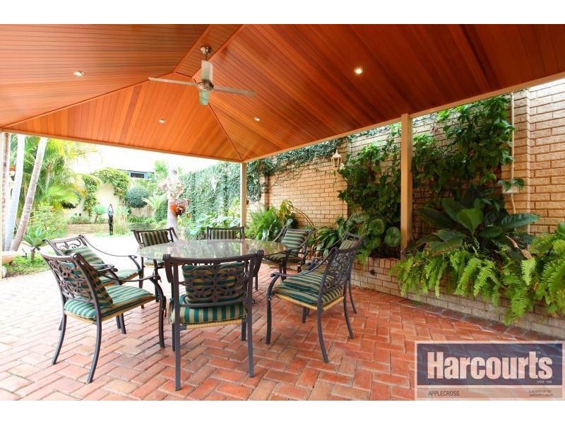3 Roskhill Place, Applecross WA 6153