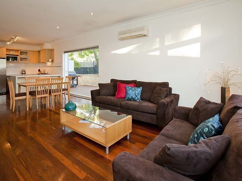 1/722 Canning Hwy, Applecross WA 6153
