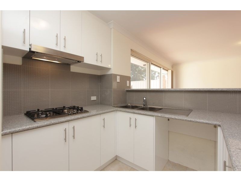 6/17 Yallambee Way, Queens Park WA 6107