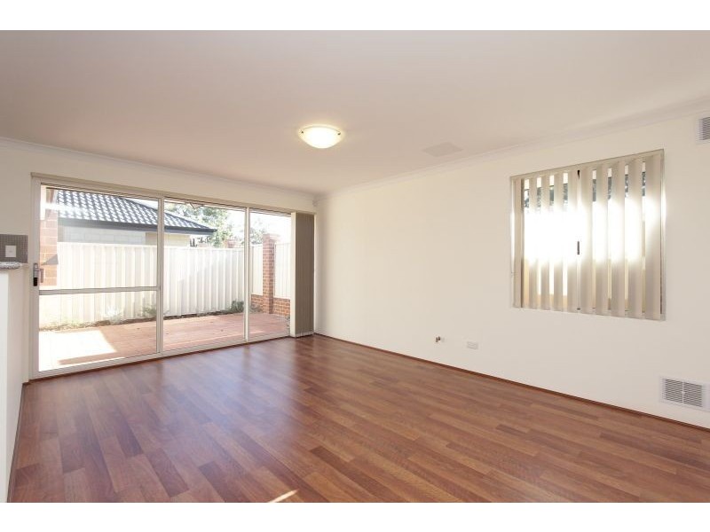 6/17 Yallambee Way, Queens Park WA 6107