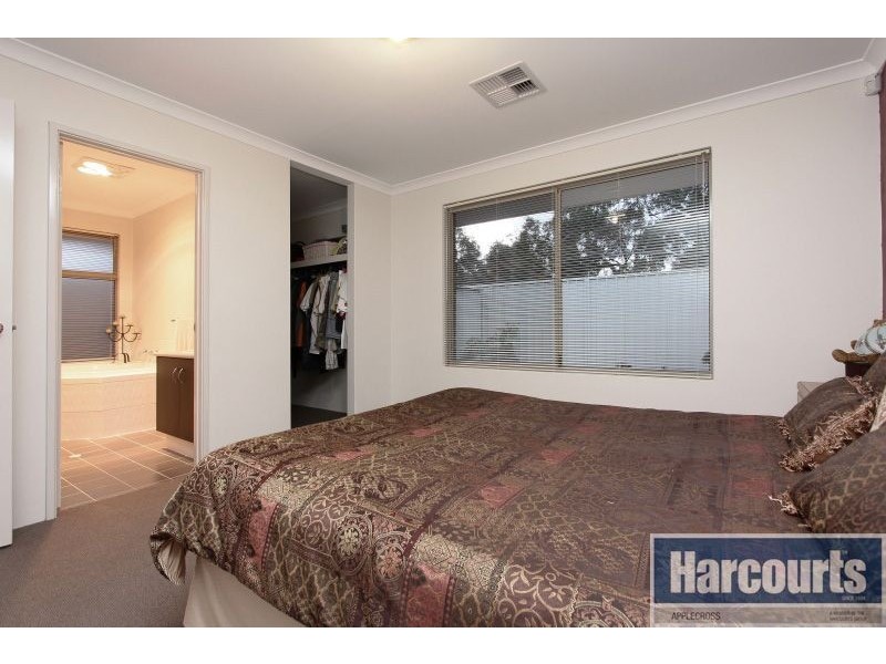 29 Coyong Road, Wattle Grove WA 6107