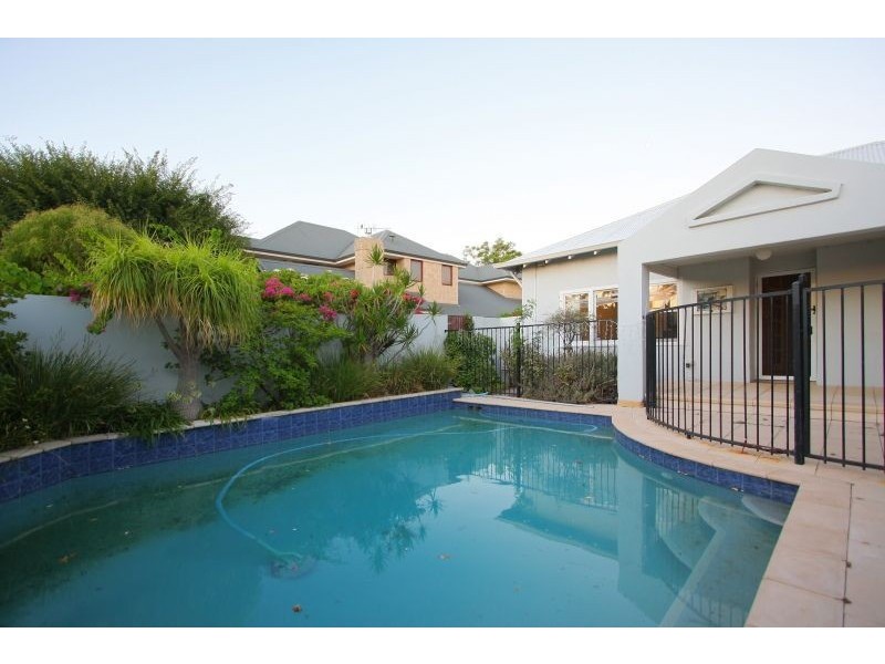 40 Tain Street, Applecross WA 6153