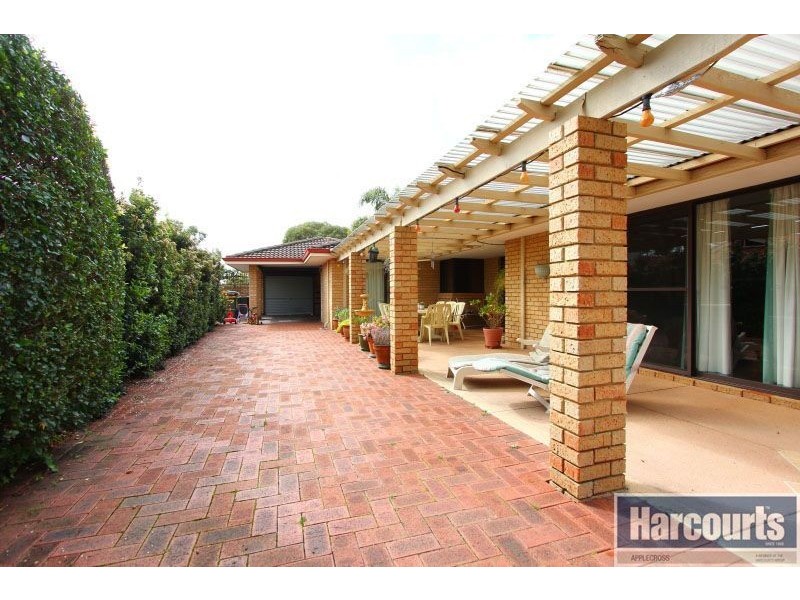 12 Sutherland Crescent, Winthrop WA 6150