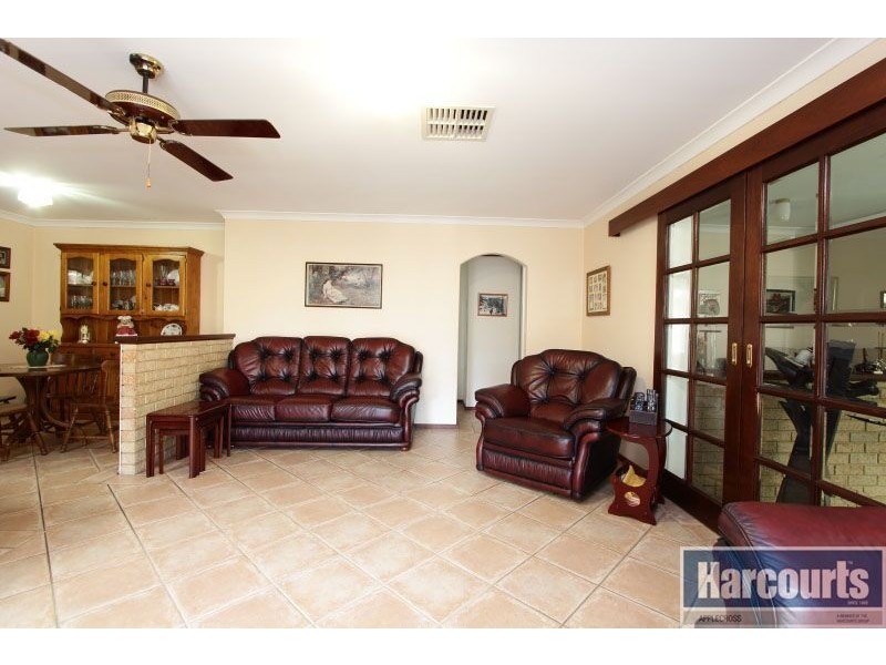 12 Sutherland Crescent, Winthrop WA 6150