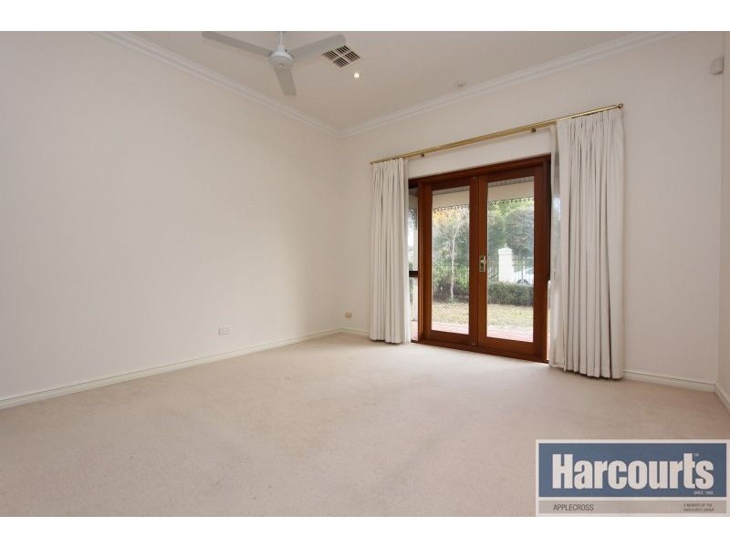 10 Atkins Road, Applecross WA 6153