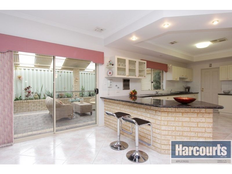 6 Sullivan Way, Kardinya WA 6163