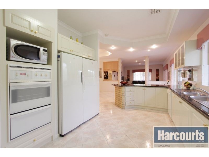 6 Sullivan Way, Kardinya WA 6163