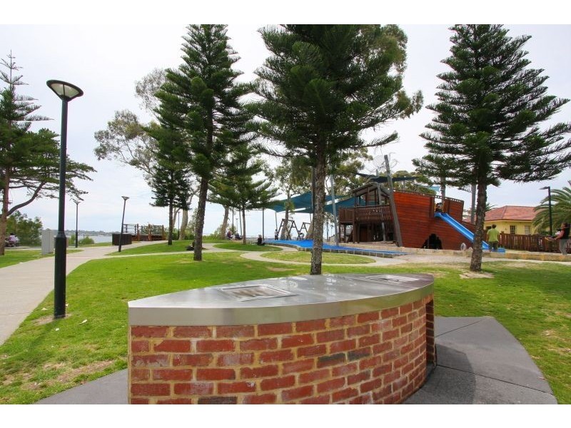 23 Macleod Road, Applecross WA 6153