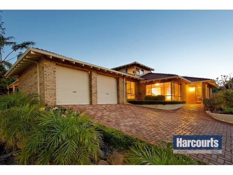 16 Whitfeld Terrace, Winthrop WA 6150