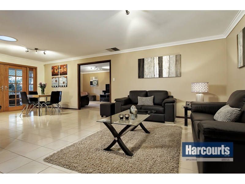 16 Whitfeld Terrace, Winthrop WA 6150