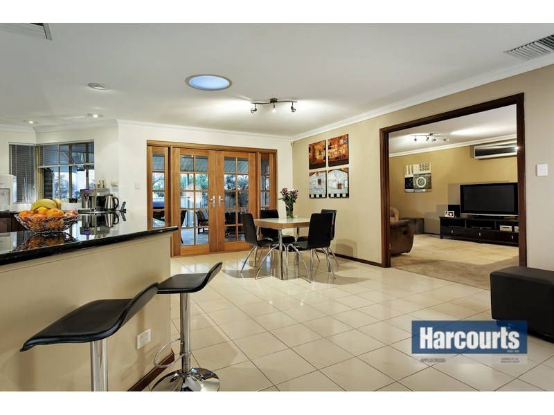 16 Whitfeld Terrace, Winthrop WA 6150