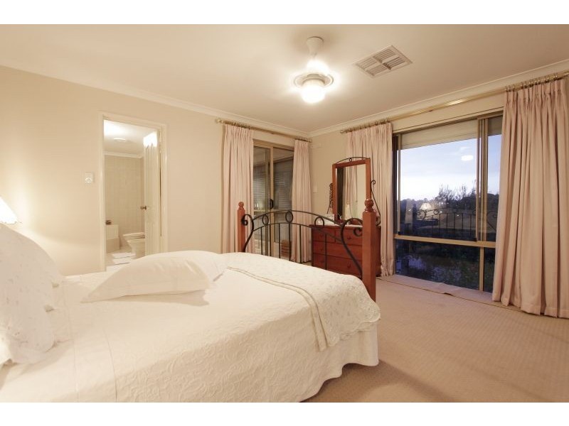 13 Mauldon Mews, Winthrop WA 6150