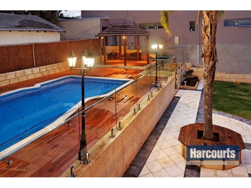 81 Point Walter Road, Bicton WA 6157