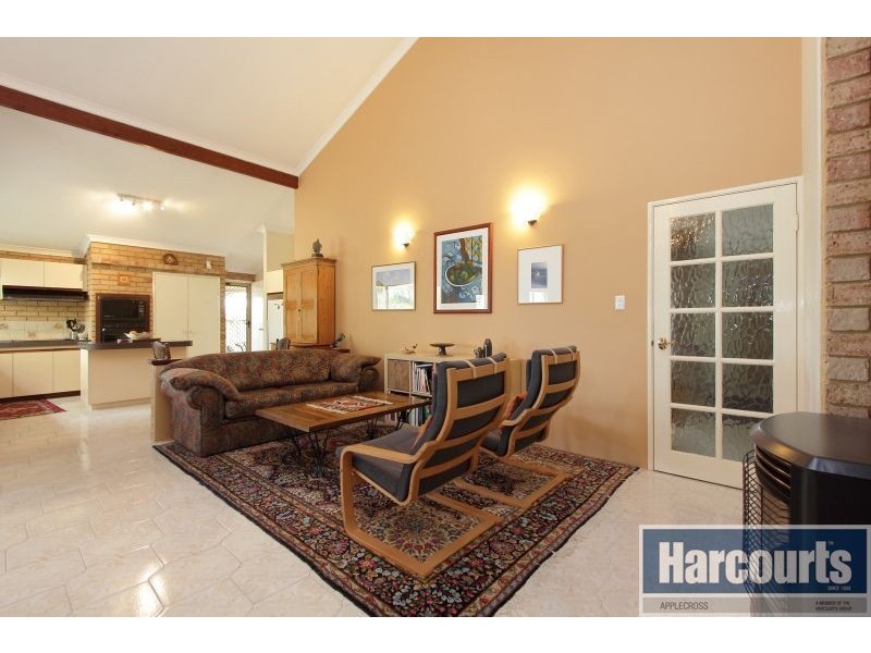 8 Stewart Way, Kardinya WA 6163