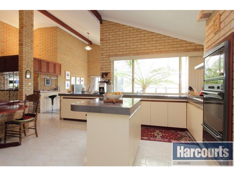 8 Stewart Way, Kardinya WA 6163