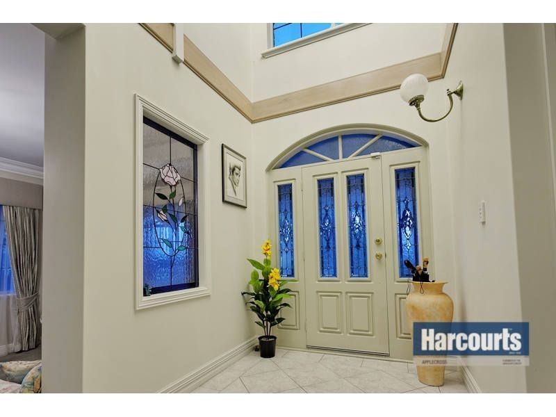 27 Lockett Crescent, Winthrop WA 6150