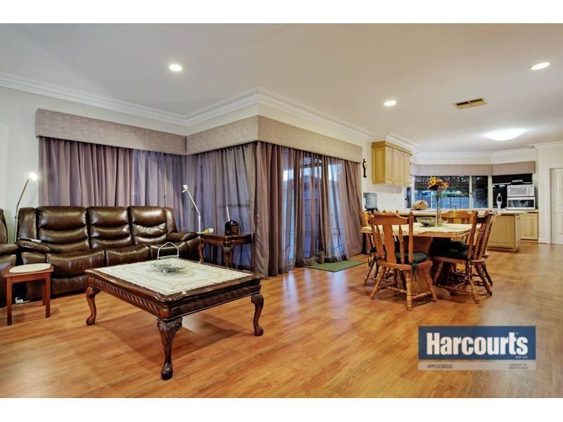 27 Lockett Crescent, Winthrop WA 6150