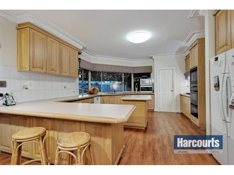 27 Lockett Crescent, Winthrop WA 6150