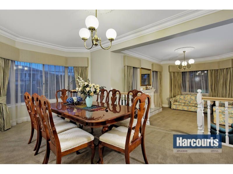 27 Lockett Crescent, Winthrop WA 6150