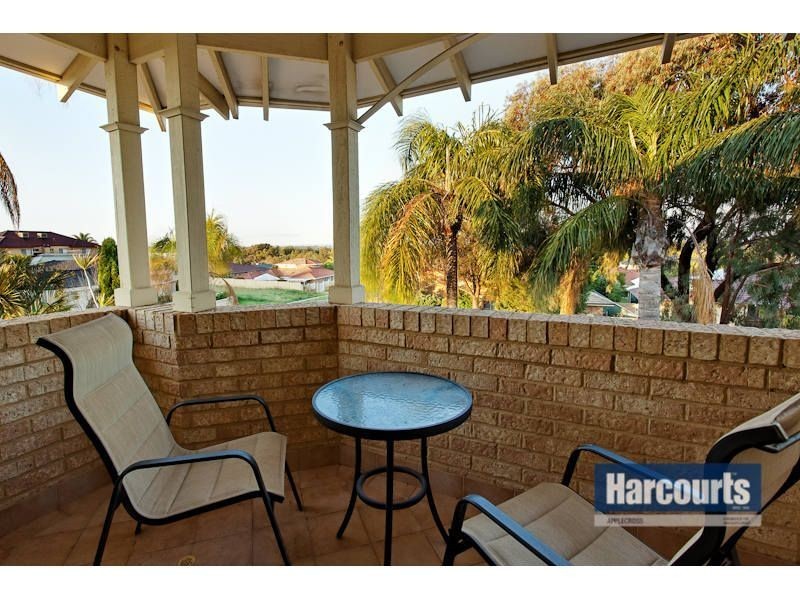 27 Lockett Crescent, Winthrop WA 6150