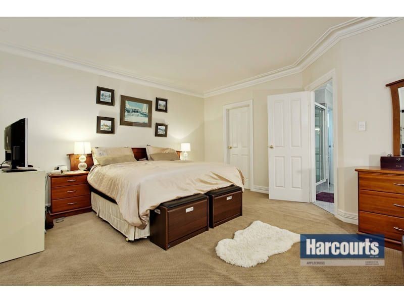 27 Lockett Crescent, Winthrop WA 6150