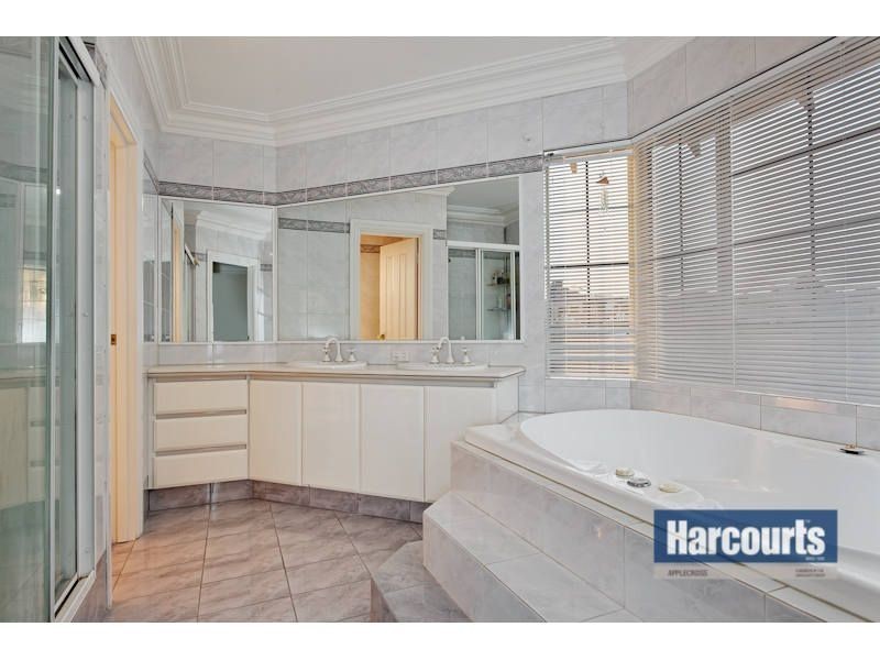 27 Lockett Crescent, Winthrop WA 6150