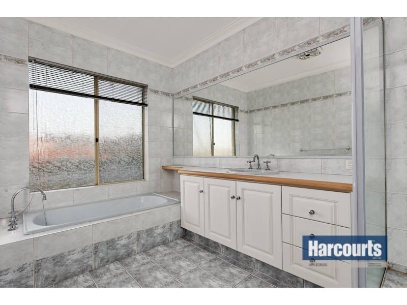 27 Lockett Crescent, Winthrop WA 6150