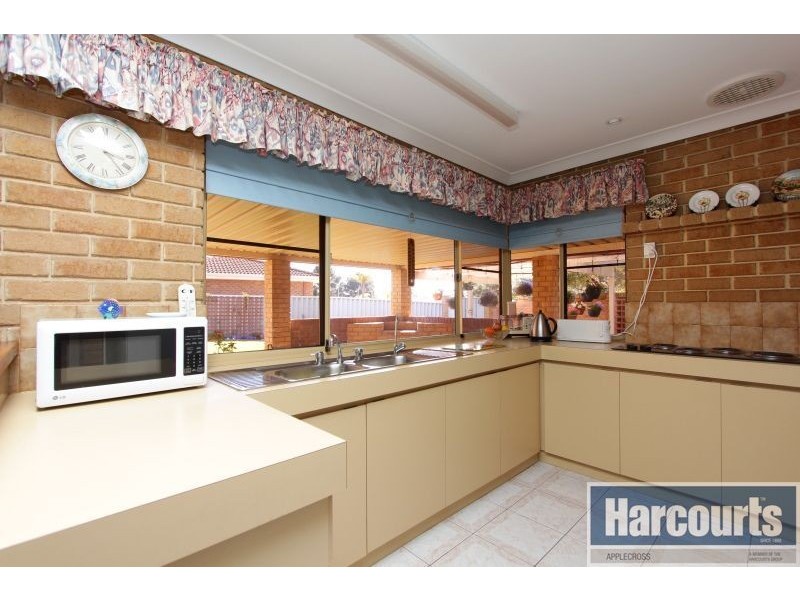 88 Le Souef Drive, Kardinya WA 6163