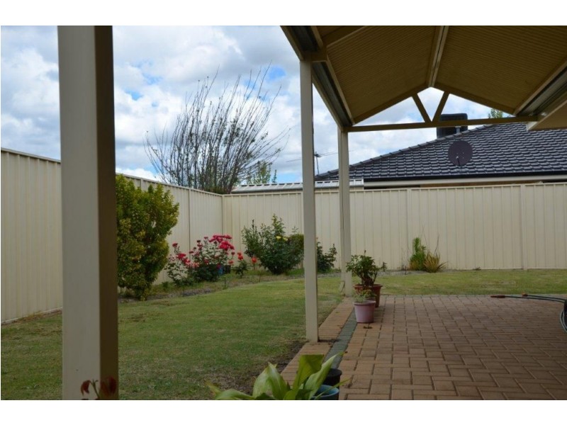 25 Orkney Crescent, Canning Vale WA 6155