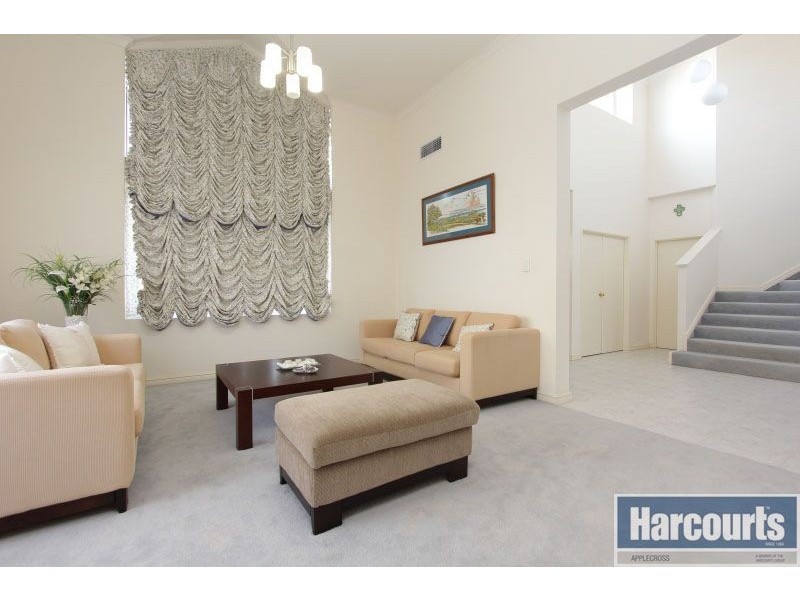 38 Houghton Way, Winthrop WA 6150